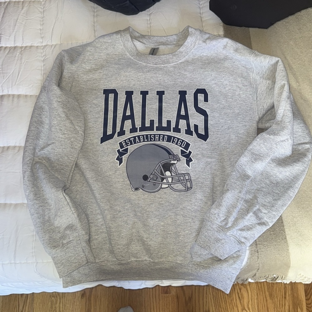 Dallas Cowboys Sweatshirt - Picture 2 of 2